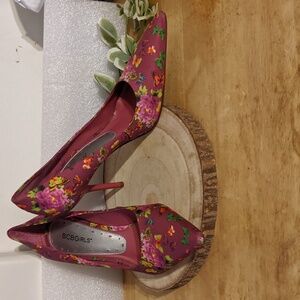 BCBGirls Pink Heels Flowers & Butterflies Pointed Toe Womens 8